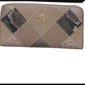 New With Tags
This item has original tags!! Price Firm no low ballers!!!!